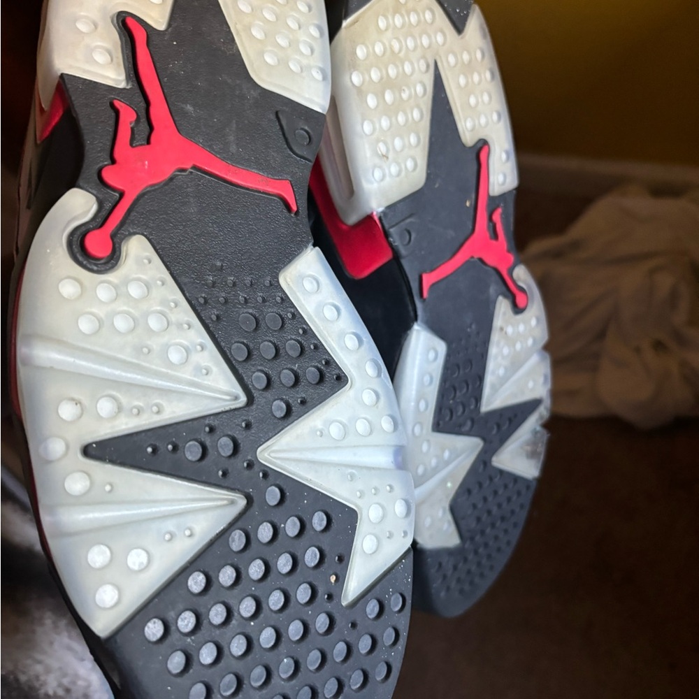 Jordan 6 - Picture 4 of 6